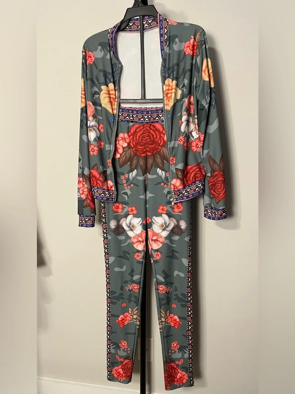 Camo Floral Boho Two-Piece Set Fitted Tracksuit Green Small - Picture 2 of 7